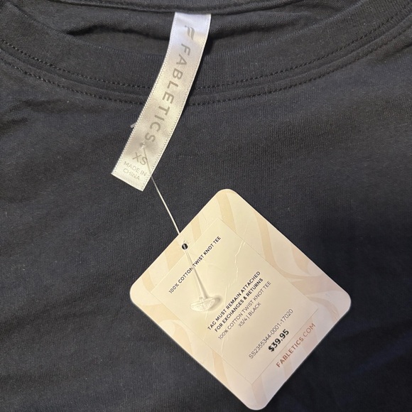 Fabletics 100% cotton knot twist front tee black xs NWT - Picture 3 of 6